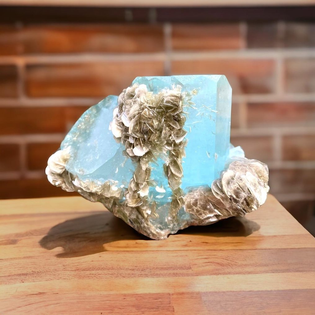 Hemelse elegantie: authentiek hemelsblauw aquamarijn, regenboogapatiet en Moskoviet mica ensemble - Mineralencollectie- 615 g #2.1