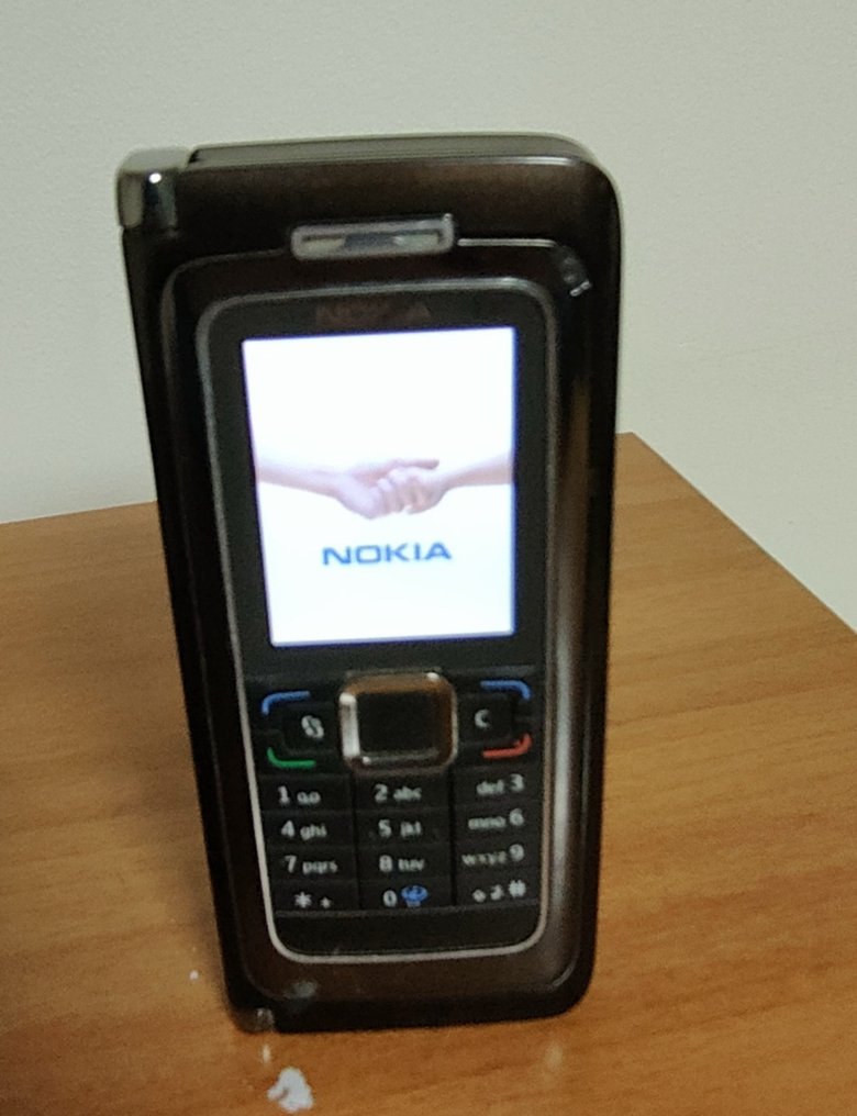 Nokia E90 - Mobile phone #2.1