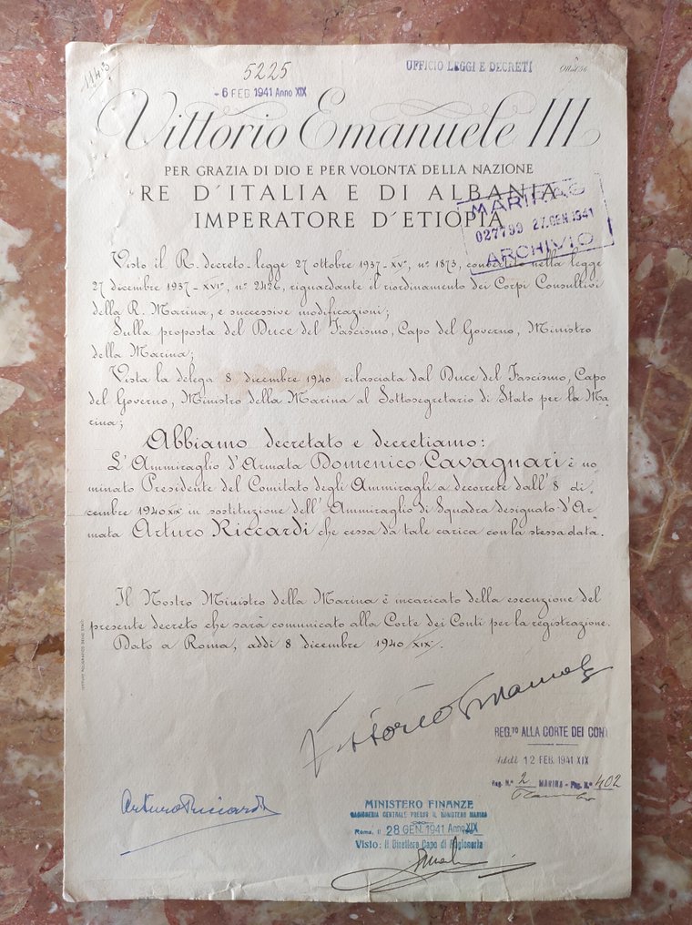 文件 - Autografo Ammiraglio Riccardi e Re Vittorio Emanuele III - Nomina Ammiraglio Cavagnari - Primo - 1940 #1.1