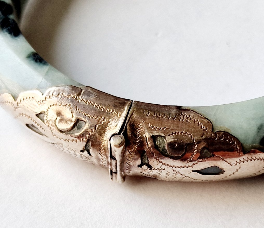 中国古代 苔绿色/灰玉色 圆形手镯搭配现代银质镶嵌 - 81 mm #1.2