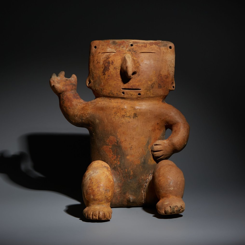 Quimbaya, Colombia, Terracotta Antropomorfe figuur. 400-700 n.Chr. 25 cm H. Met Spaans importcertificaat. #1.1