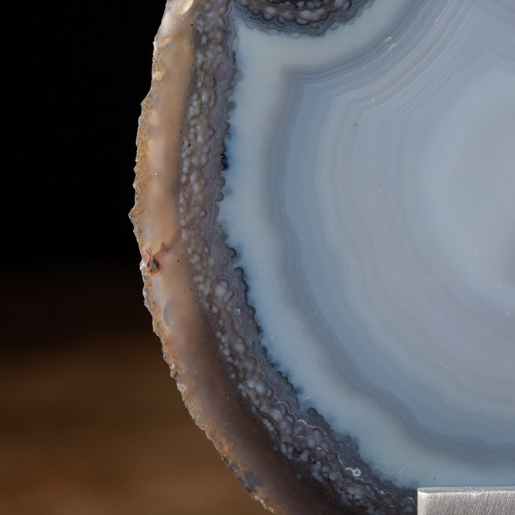 Fatia de ágata de alta qualidade - Seção de geodo de calcedônia - Base artística de madeira e aço - Altura: 135 mm - Largura: 91 mm- 206 g #2.1
