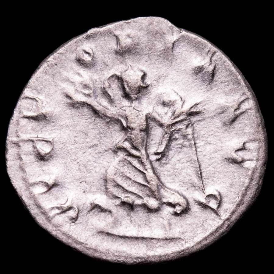 Rooman imperiumi. Trajan Decius (249-251). Antoninianus Rome mint. VICTORIA AVG, Victory advancing left, holding wreath and palm branch  (Ei pohjahintaa) #2.1