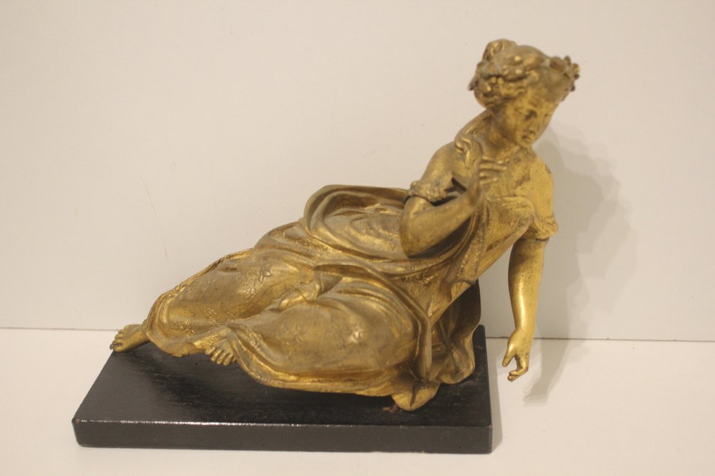 小雕像, Figure féminine allongée - 17 cm - 木, 镀金, 黄铜色 #1.1