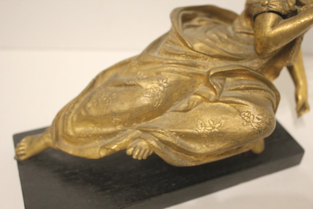 小雕像, Figure féminine allongée - 17 cm - 木, 镀金, 黄铜色 #3.1