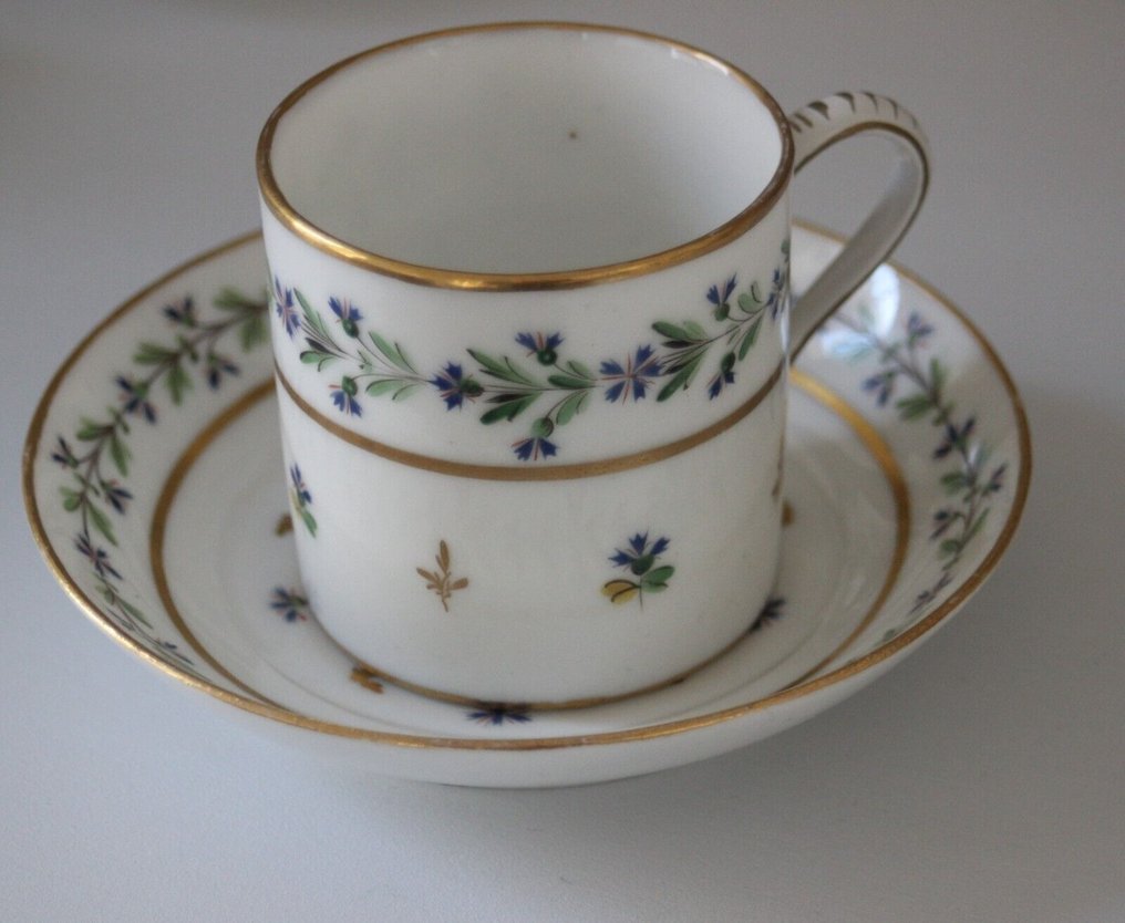 Porcelaine de Paris - Csésze és csészealj (2) - Tasse, sous-tasse porcelaine d'époque Louis XVI  fin XVIIIe riches barbeaux - Porcelán #1.1