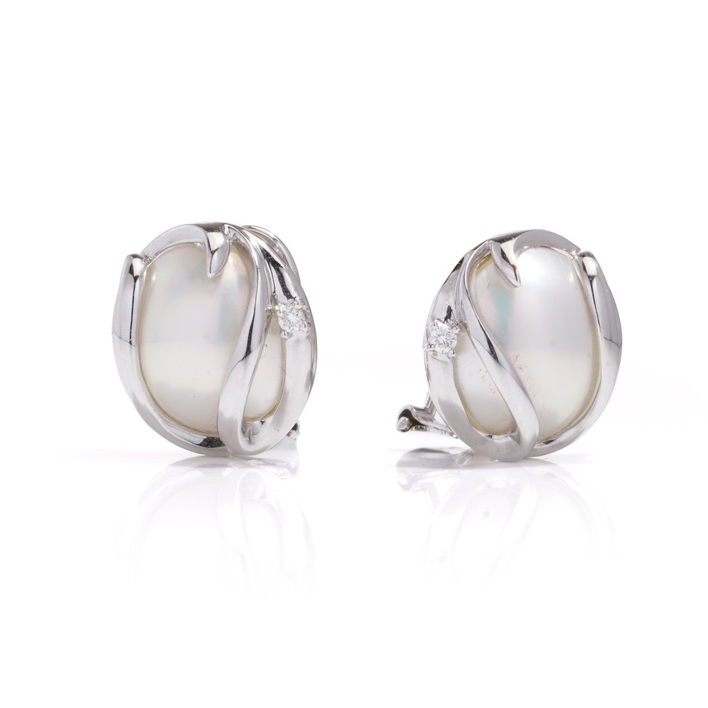 Boucles d'oreilles Paire de boucles d’oreilles Mabe en or blanc 14 carats avec perles et diamants  #2.1