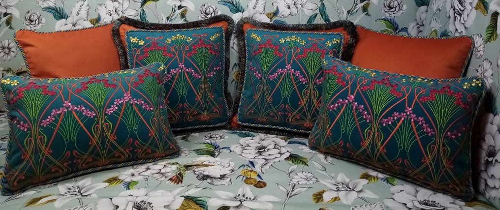 Pillow set with 'Liberty memories' fabric by Manufatti Toscani, filling included. - Cushion (6) #1.0