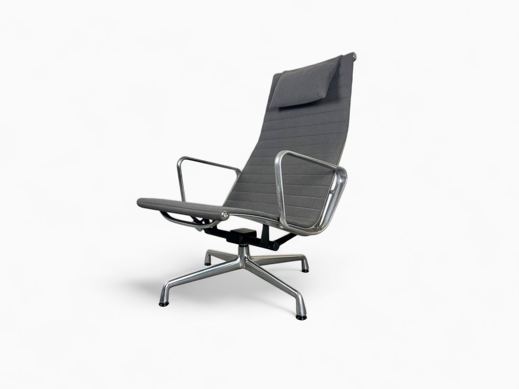 Vitra - Charles & Ray Eames - Lounge stoel - EA124 - Aluminium, hopzak #1.1