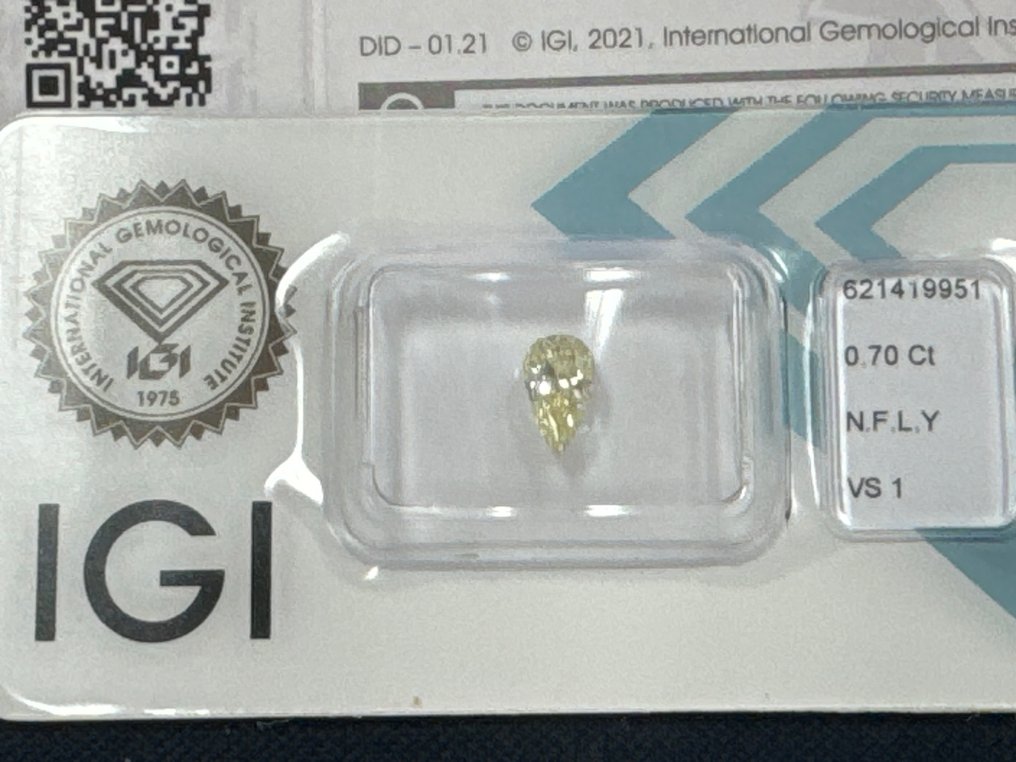 1 pcs Diamante  (Color natural)  - 0.70 ct - Pera - Fancy light Amarillo - VS1 #1.1