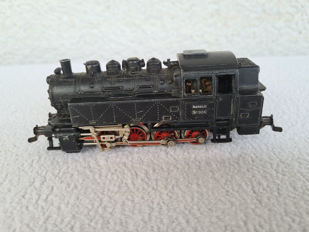 Märklin H0 - 3031.1 - Locomotive avec tender (1) - BR 81 004 avec accouplements Telex - DB #1.1