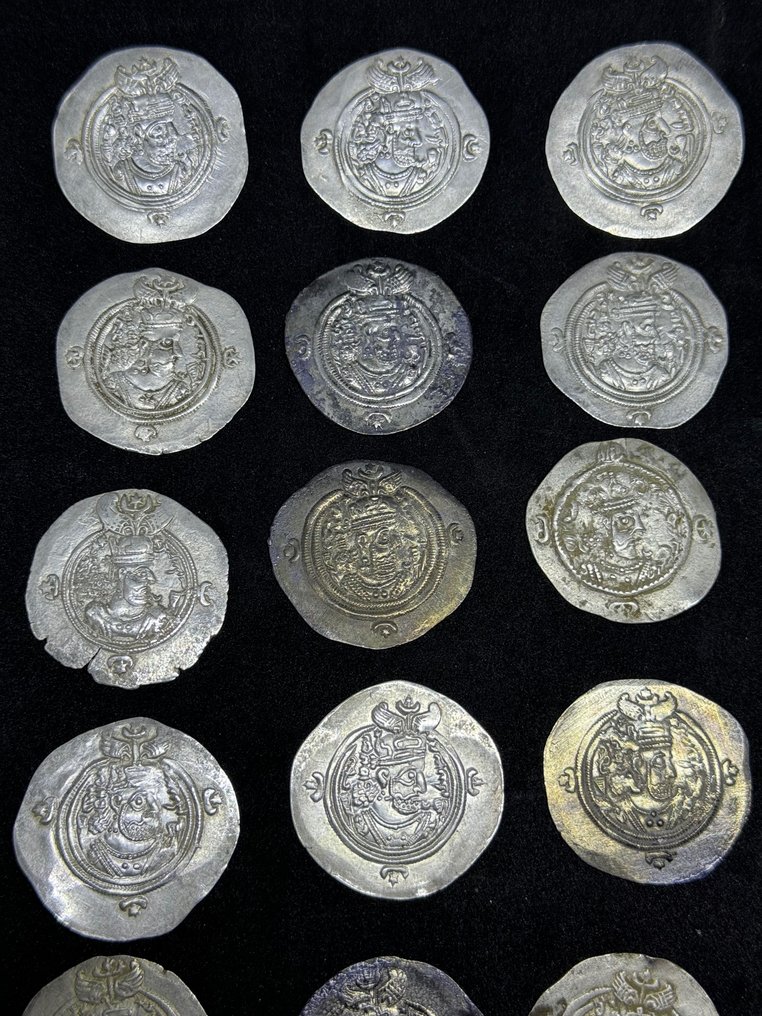 Império Sassânida. Lot of 30 AR Drachms different mints #1.1