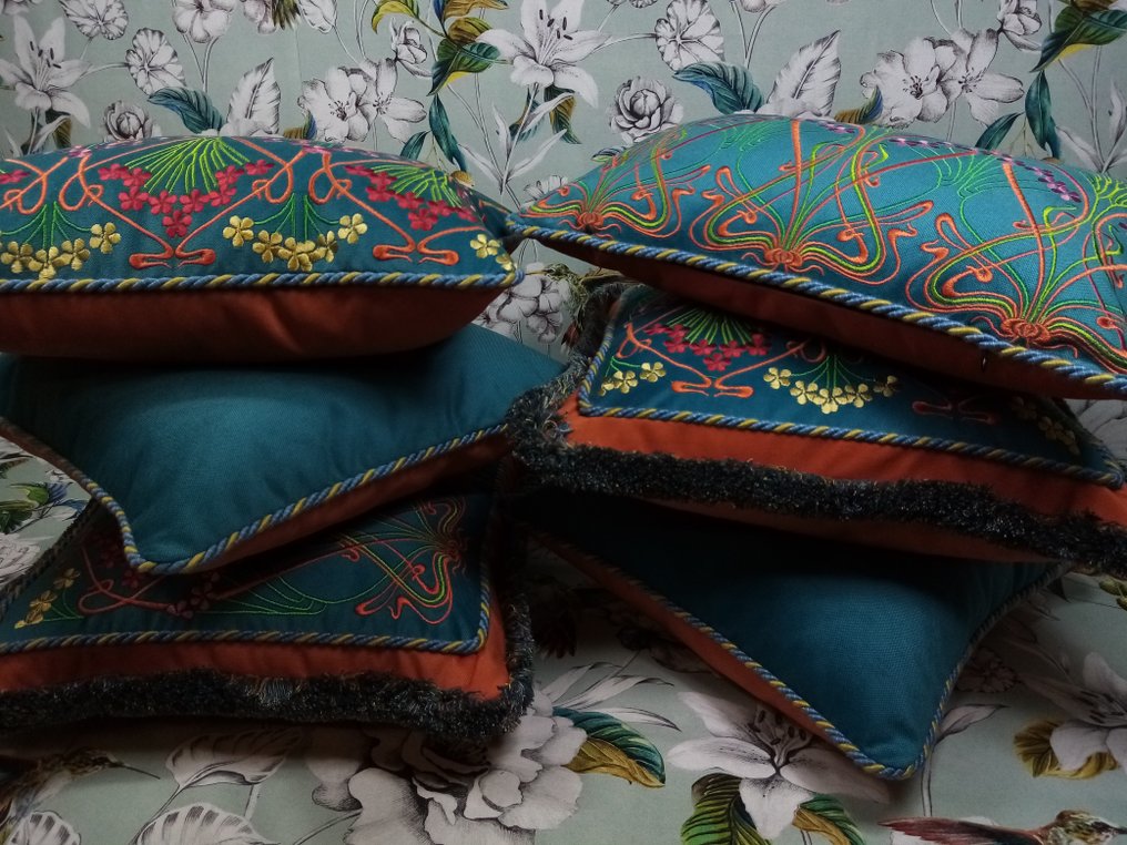 Pillow set with 'Liberty memories' fabric by Manufatti Toscani, filling included. - Cushion (6) #2.1