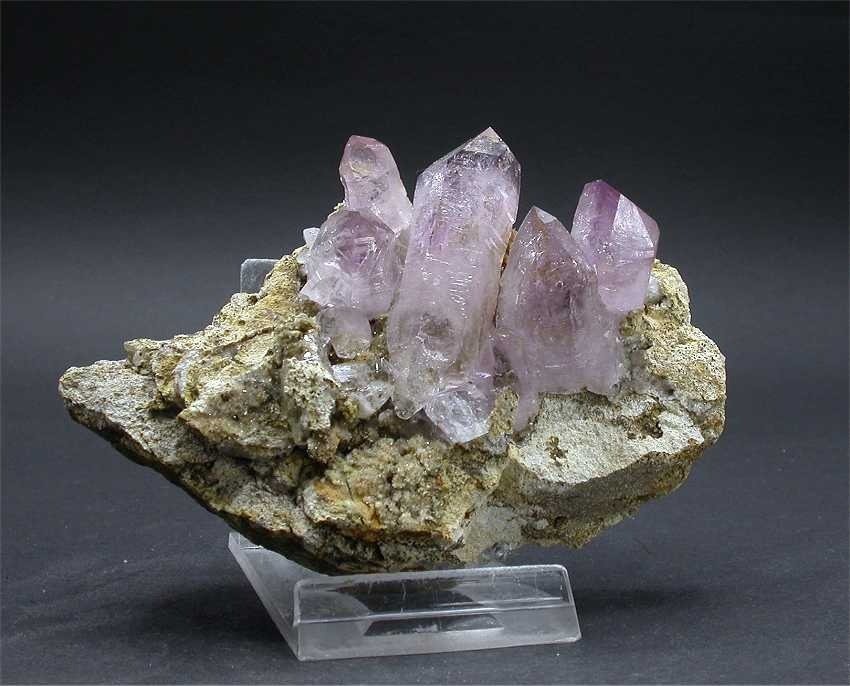 Amethyst Kristalle auf Muttergestein - Höhe: 10 cm - Breite: 7 cm- 210 g #1.1