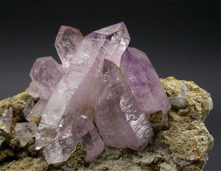 Amethyst Crystals on matrix - Height: 10 cm - Width: 7 cm- 210 g #2.1