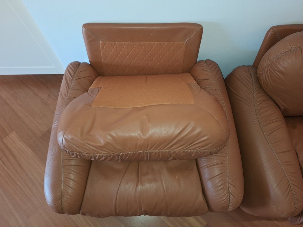 扶手椅 (2) - BUSNELLI 羽絨外套 - Arrigoni - 保加利亞皮革 #3.2