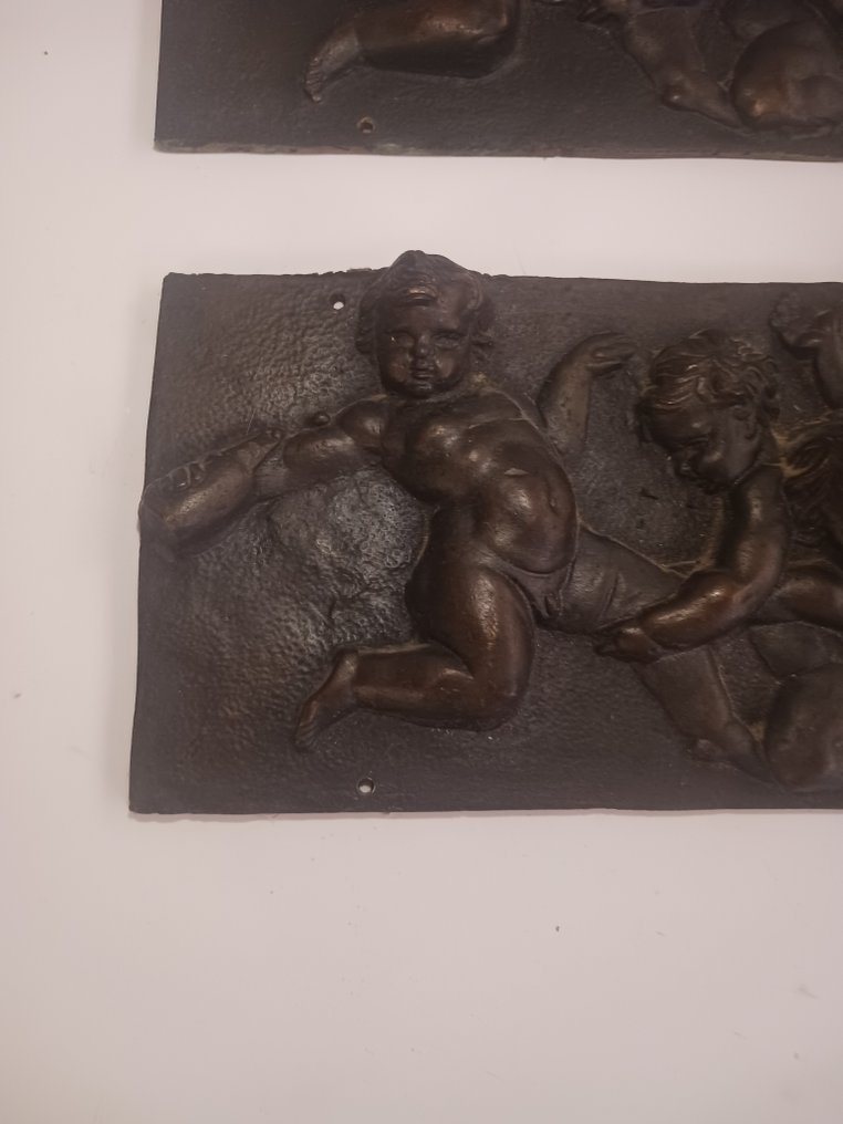雕塑, Coppia sculture in altorilievo" putti" - 3.5 cm - 黄铜色 #2.1