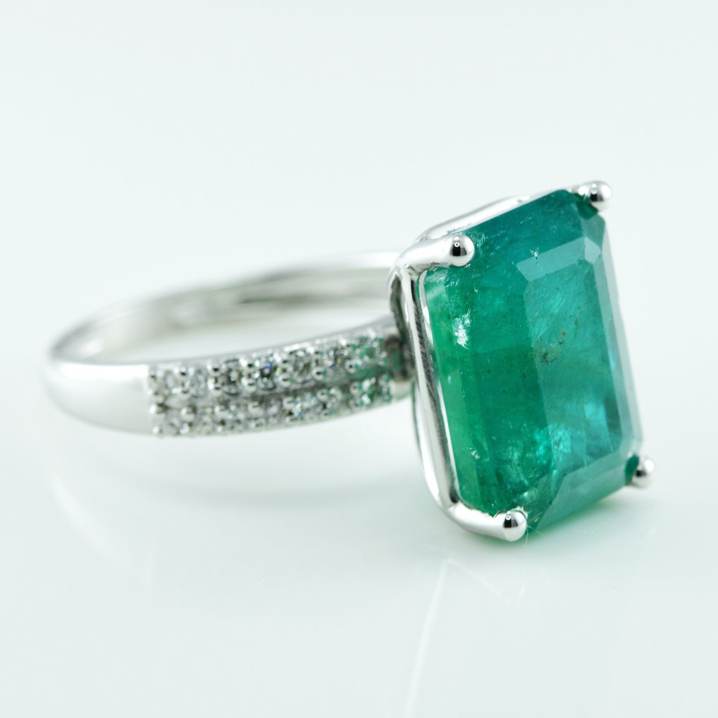 Ring - 14 kt. White gold -  7.41 tw. Emerald - Diamond  #2.1