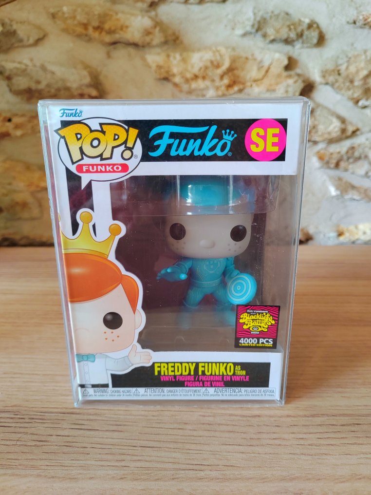 Funko  - Funko Pop Freddy Funko as Tron and Green Ranger SE - 2020+ #2.1