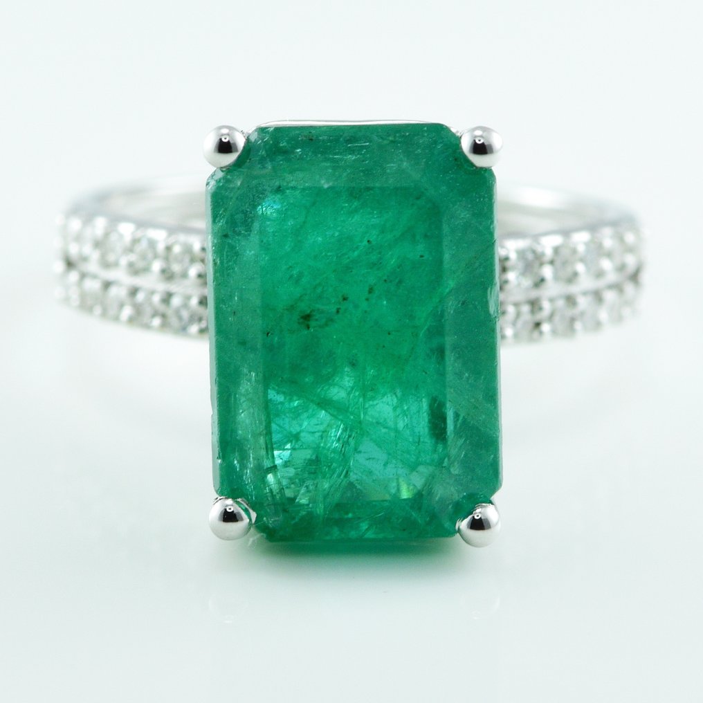 Ring - 14 kt. White gold -  7.41 tw. Emerald - Diamond  #1.1