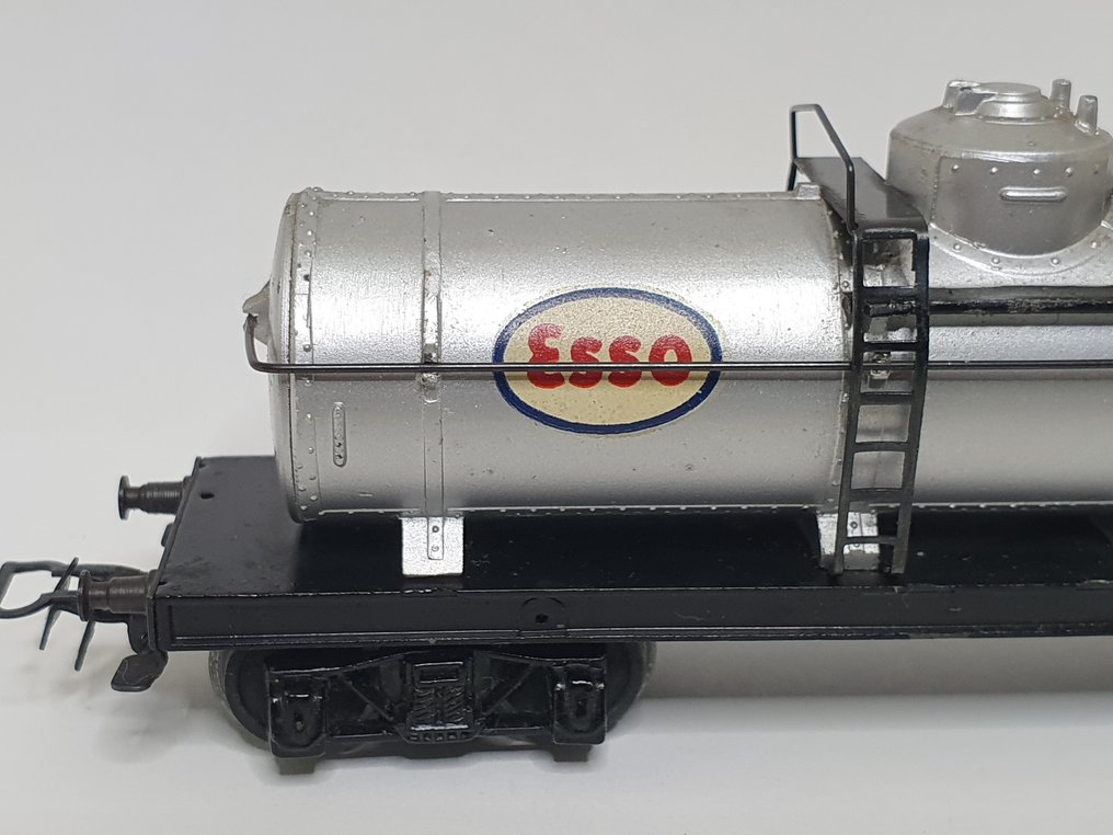 Märklin H0 - 334E.3 - Modelltog godsvogn (1) - Esso 4-akslet tankvogn #3.1