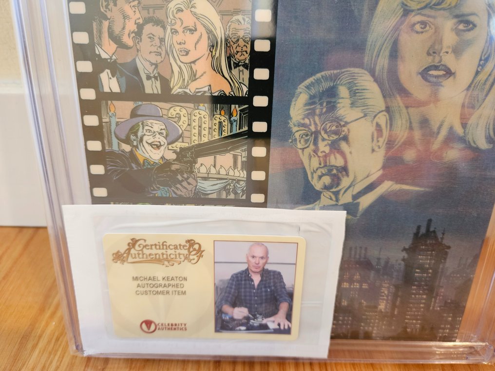 Batman - Official Motion Picture Adaptation Signed By Michael Keaton - CGC Signature Series - 1 Signed graded comic - 1989 - CGC 9.8 #3.3