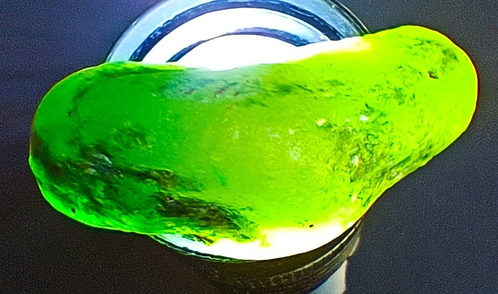 哥伦比亚祖母绿（绿柱石的绿色品种） 半透明宝石原石 - 83.50 克拉。 - 高度: 35 mm - 宽度: 28 mm- 16.7 g #2.1