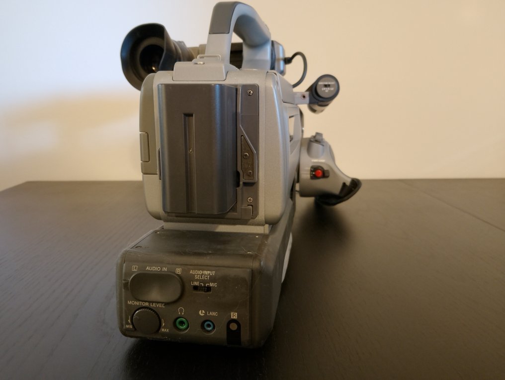 Sony DCR-VX9000E Digitális videokamera #3.1