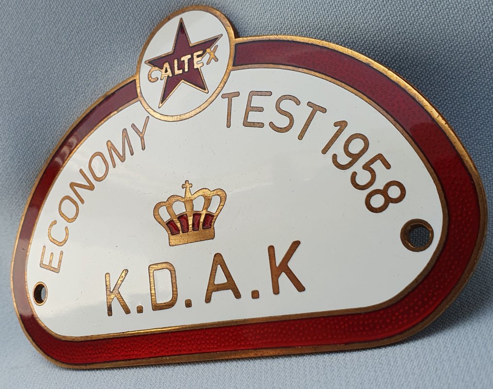 Arvomerkki - Grille Badge - K.D.A.K. - 1958 - Tanska - 1900 - keski (2. maailmansota) #2.1