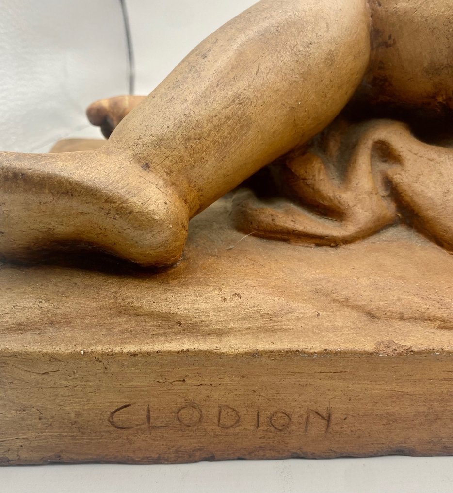 Dal modello di Claude Michel, detto Clodion - sculptuur, Bacco bambino dormiente - larghezza 45,3 cm - 20 cm - Aardewerk #3.2