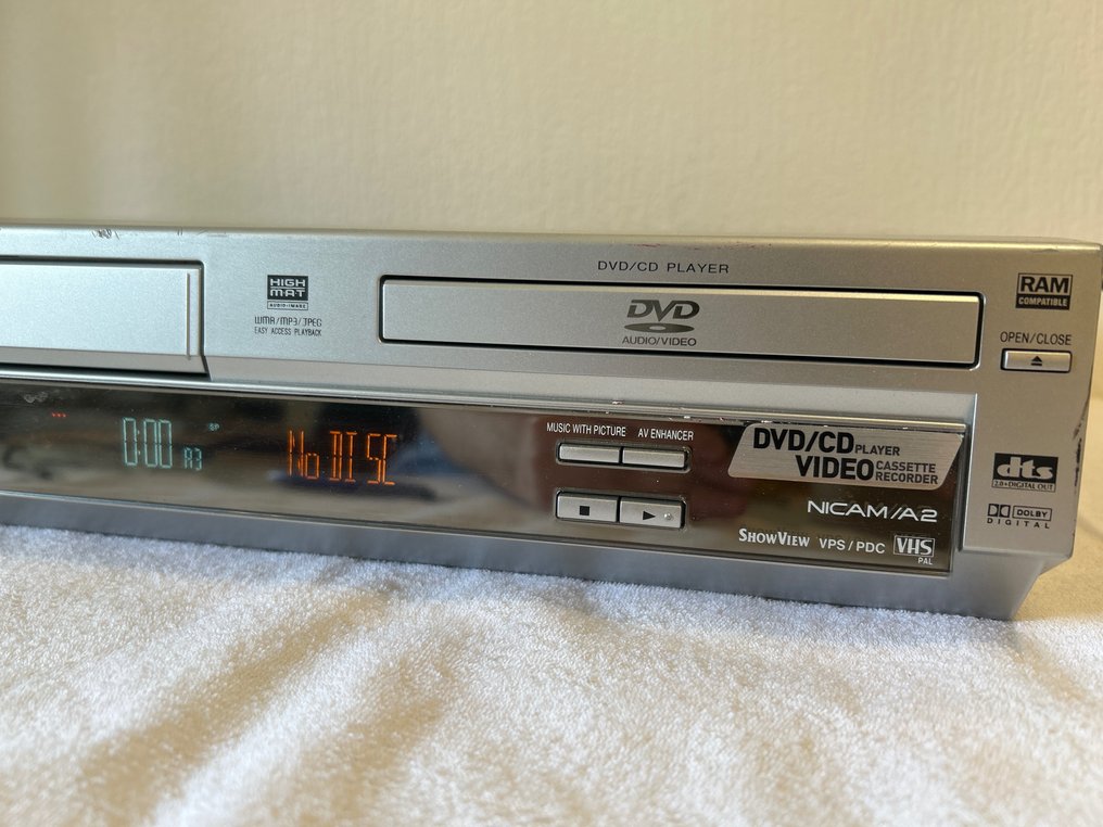 Panasonic NV-VP31 Βιντεοκάμερα/καταγραφικό S-VHS-C #2.2