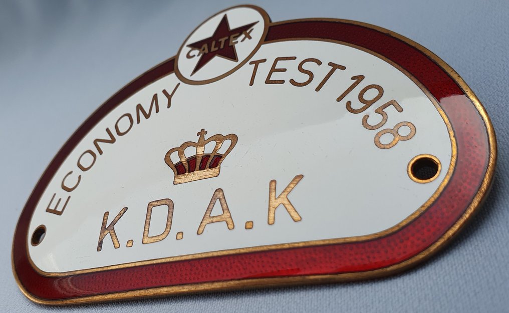 Arvomerkki - Grille Badge - K.D.A.K. - 1958 - Tanska - 1900 - keski (2. maailmansota) #3.2