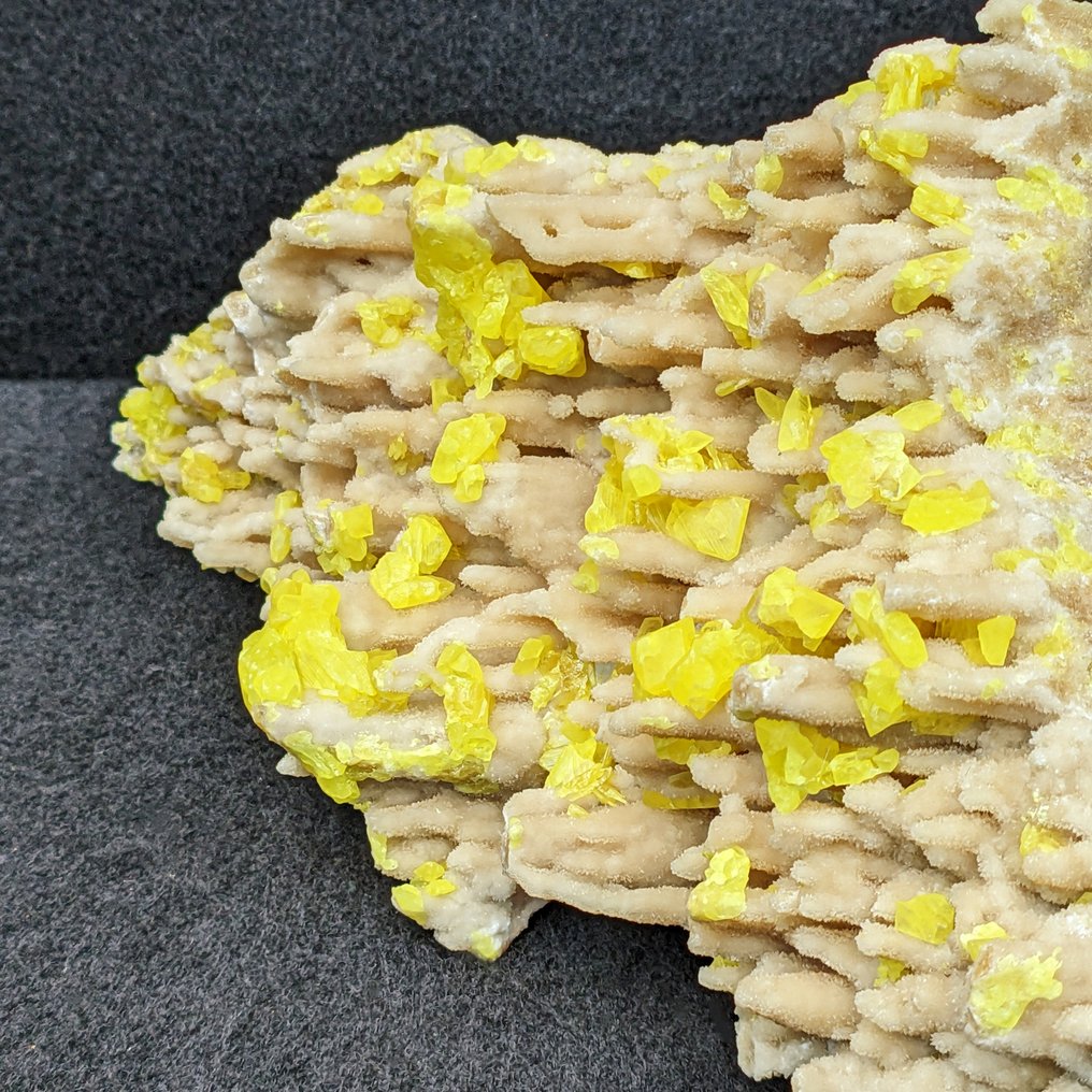 YELLOW SULFUR on WHITE ARAGONITE STALACTITES, 26cm - Italy! Crystals on Stalactites - Height: 26 cm - Width: 17 cm- 2.68 kg #2.1