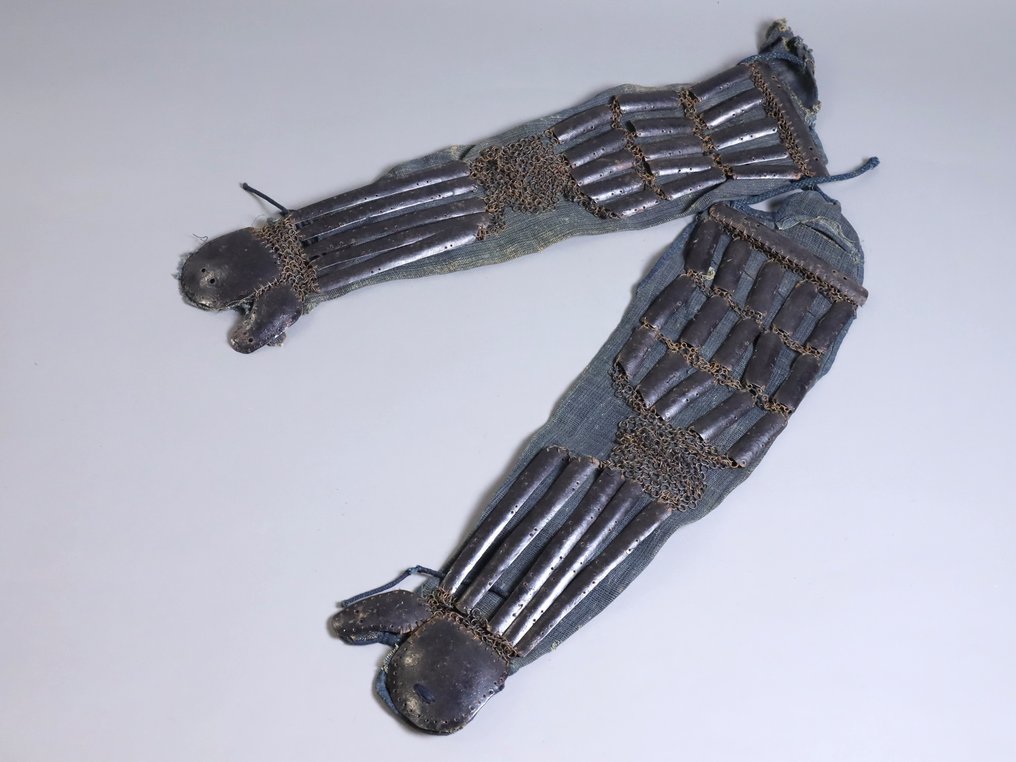 Kote - Japan - Samurai Armored Gauntlet Pair - Genuine Kote 籠手 with Detached Fabric and Iron Fittings #1.1