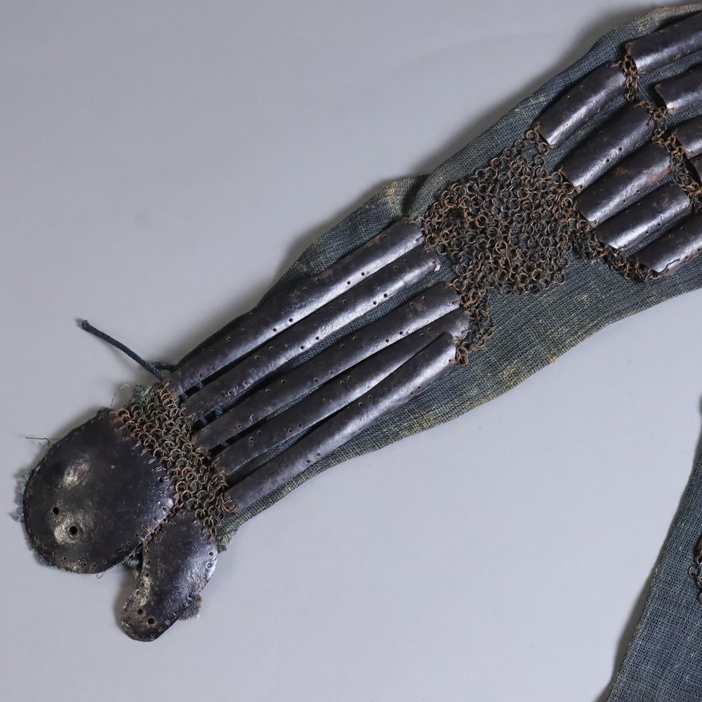 Kote - Japan - Samurai Armored Gauntlet Pair - Genuine Kote 籠手 with Detached Fabric and Iron Fittings #2.2