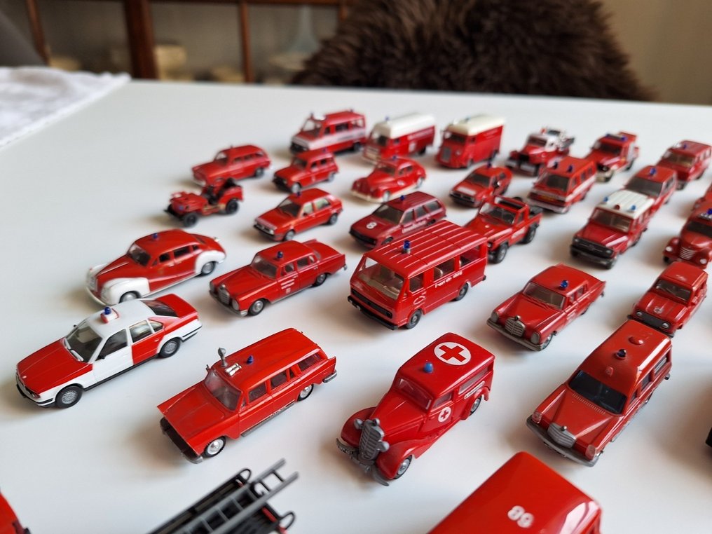Herpa 1:87 - Modellbil  (120) - Brandweer voertuigen - Omtrent 120 brannbiler #3.1