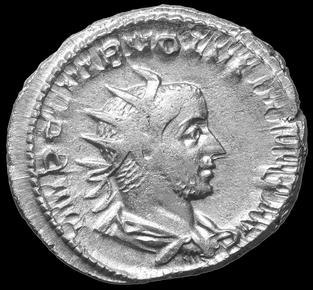 Romerska riket. Volusian (AD 251-253). Denarius "Bold Portrait" Virtus #1.1