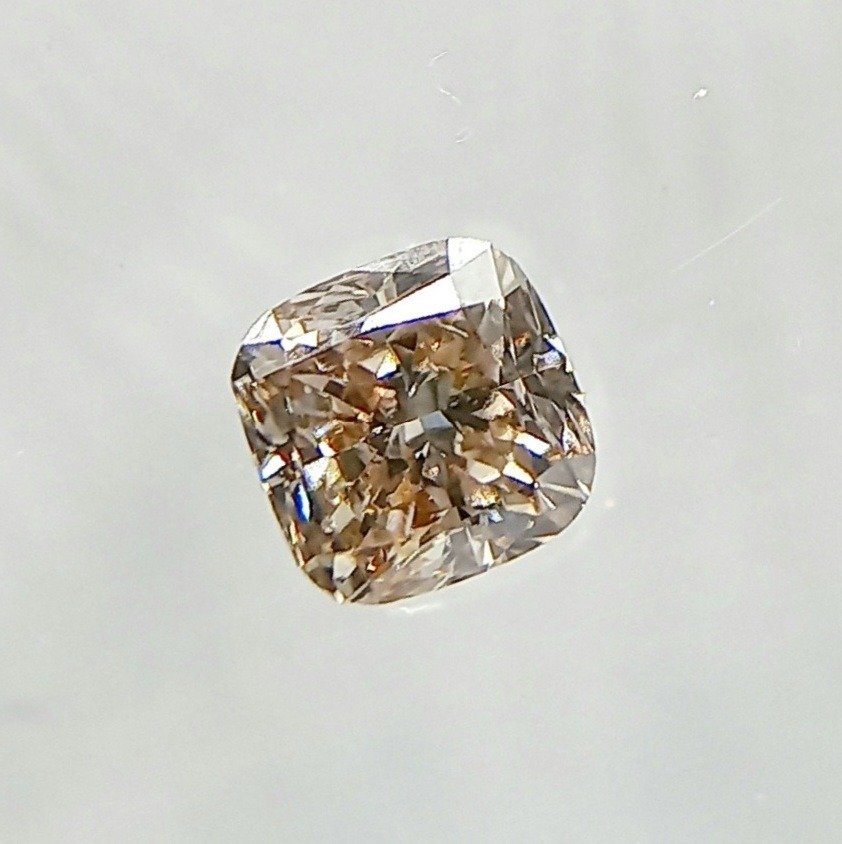 1 pcs Diamant  (Naturfarget)  - 0.52 ct - Pute - Light Brun - VS2 - Antwerpen laboratorium for edelsten testing (ALGT) - ST #2.2