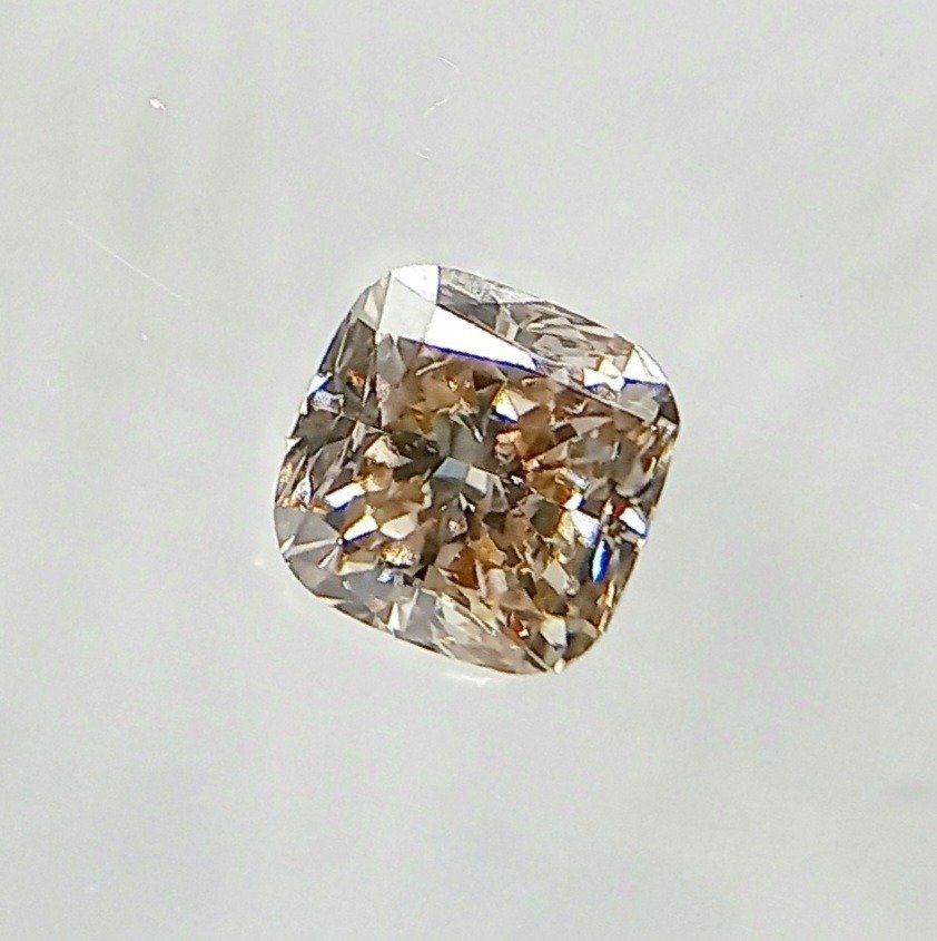 1 pcs Diamant  (Natuurlijk gekleurd)  - 0.52 ct - Cushion - Light Bruin - VS2 - Antwerp Laboratory for Gemstone Testing (ALGT) - ST #2.1