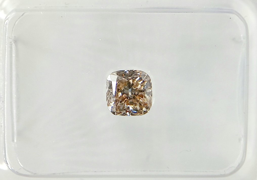 1 pcs Diamant  (Natuurlijk gekleurd)  - 0.52 ct - Cushion - Light Bruin - VS2 - Antwerp Laboratory for Gemstone Testing (ALGT) - ST #1.1