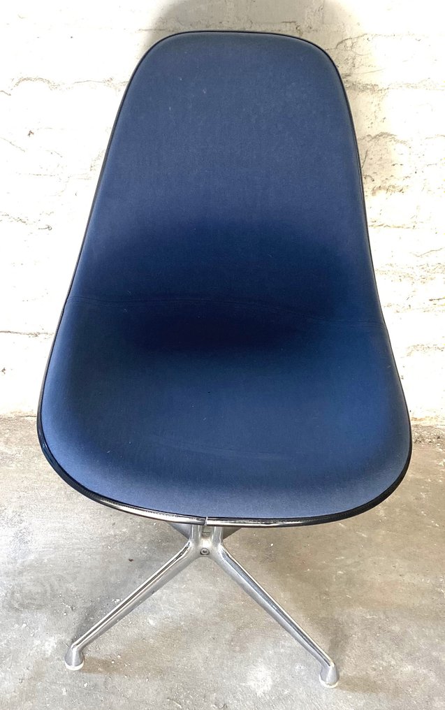 Vitra - Charles & Ray Eames - 椅子 - 玻璃纤维和金属 #2.1