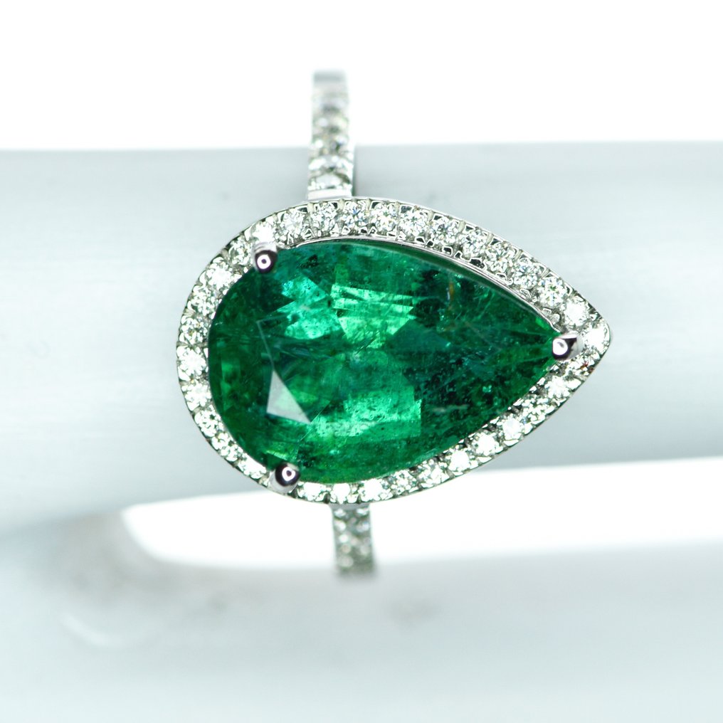 Ring Platin -  4.23ct. tw. Smaragd - Diamant - Forlovelsesring #1.1