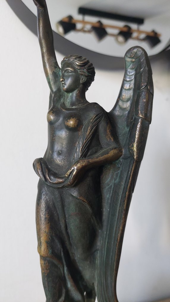 sculptuur, La victoire ailée - 39.5 cm - Brons #2.1