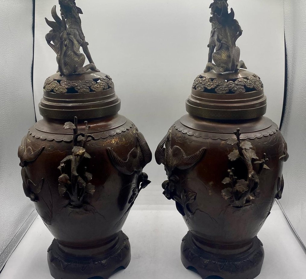 Fedett váza - Bronz - Japán - Meiji period (1868-1912) - Bronz váza pár főnixszel és domborműves Shishivel díszítve #1.2
