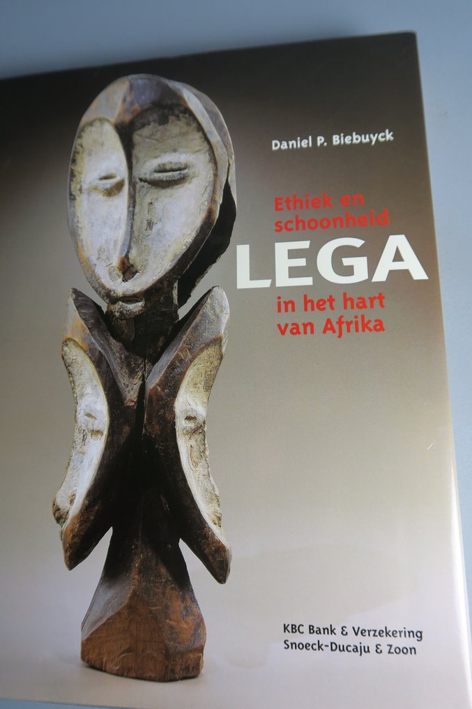 書籍：LEGA - 非洲中心的倫理與美麗 - Daniel P. Biebuyck  (沒有保留價) #1.1