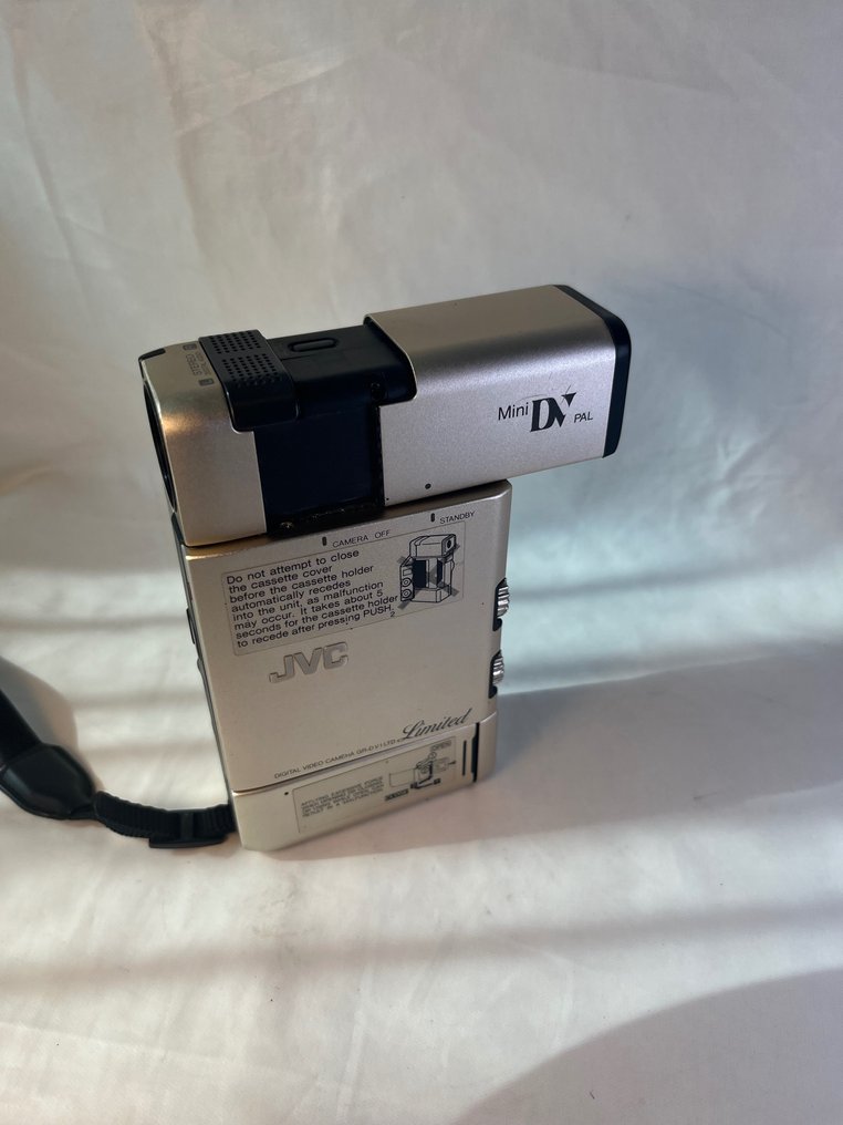 JVC GR-DV1  met veel extra’s ( 1996 ) Digitale Videokamera #1.1