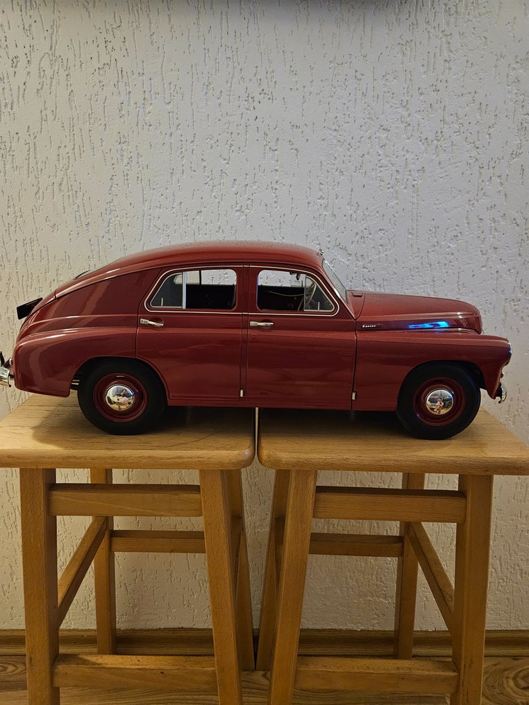 DeAgostini 1:8 - Model car - Warszawa M20 #1.1