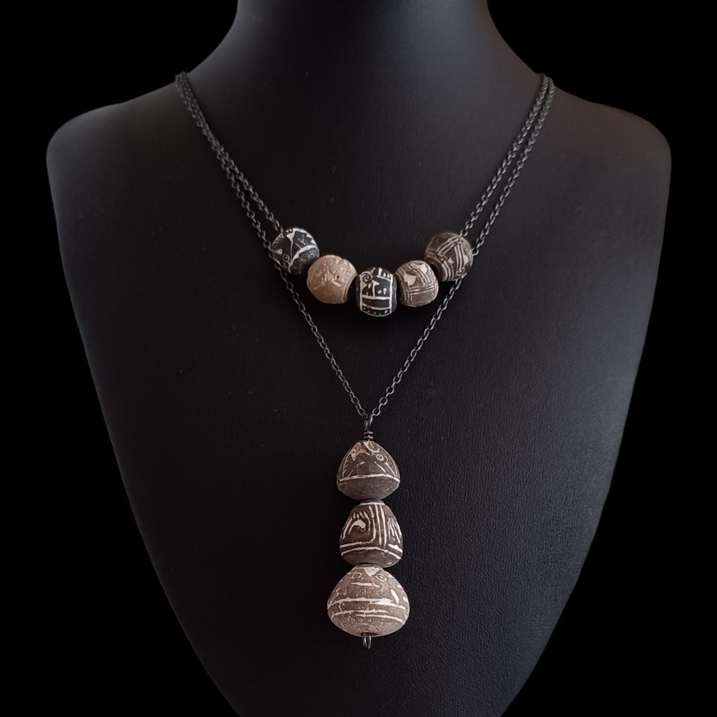 Precolumbiansk Manteño-kultur Vackra zoomorfiska keramiska pärlor på silverhalsband #1.1