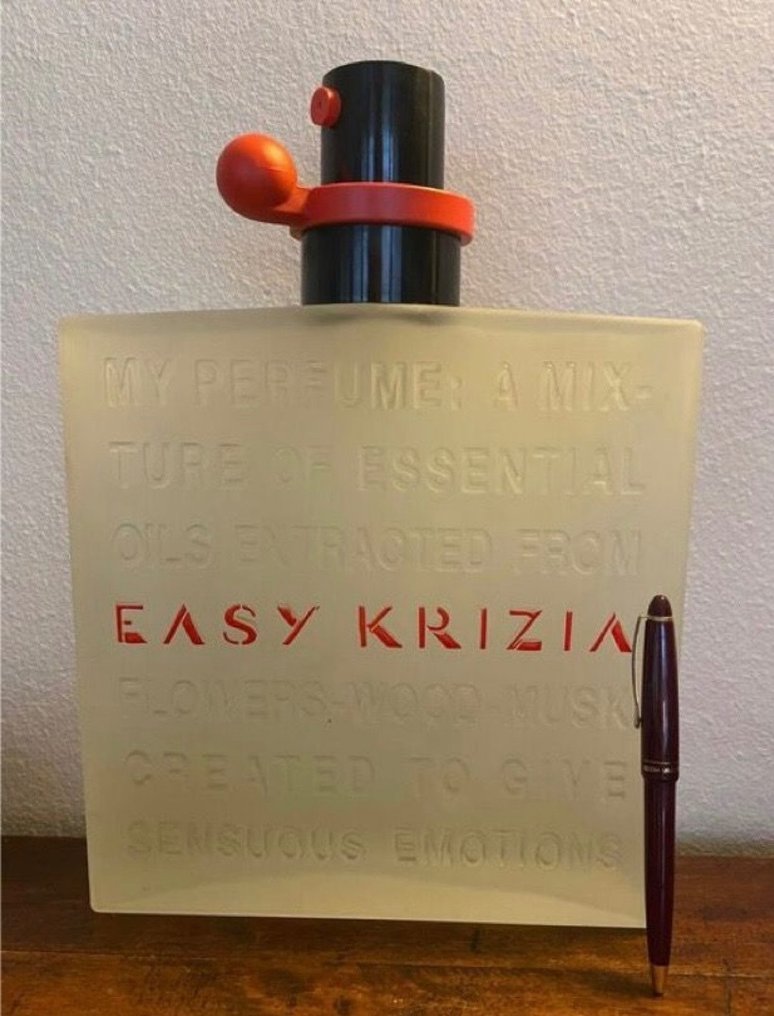 KRIZIA:  BOTTIGLIA GIGANTE pubblicitaria FACTICE 33 cm. x 24 cm. - Perfume flask - Glass #1.1
