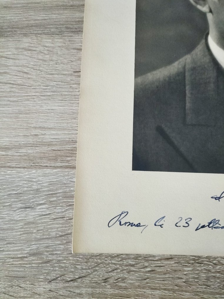 Luigi Einaudi - Autografo di Luigi Einaudi 1949. Fotografia ufficiale con dedica autografa - 1949 #2.1
